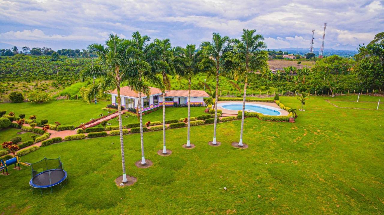 Hotel Arrayanes Del Quindio Montenegro Zewnętrze zdjęcie