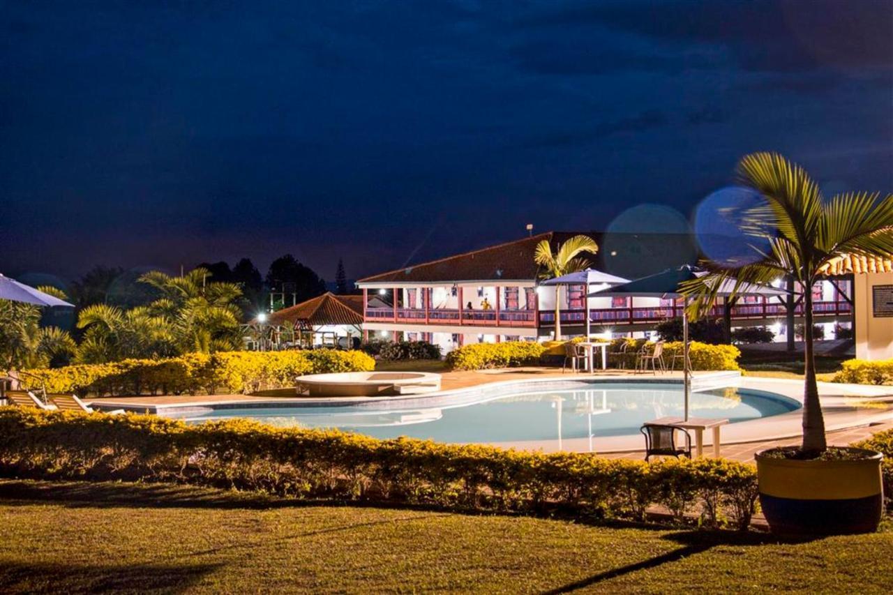 Hotel Arrayanes Del Quindio Montenegro Zewnętrze zdjęcie