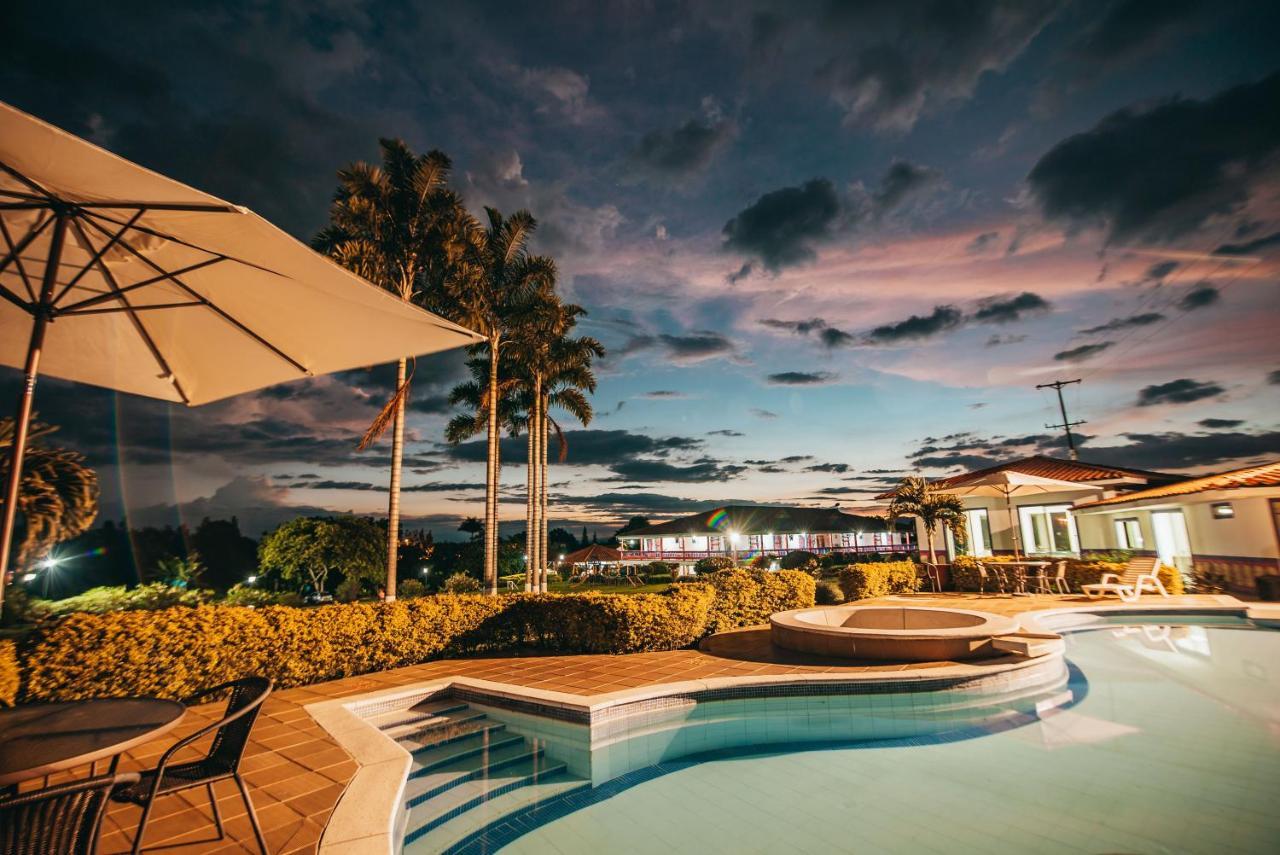 Hotel Arrayanes Del Quindio Montenegro Zewnętrze zdjęcie