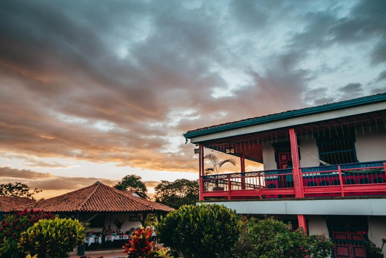 Hotel Arrayanes Del Quindio Montenegro Zewnętrze zdjęcie